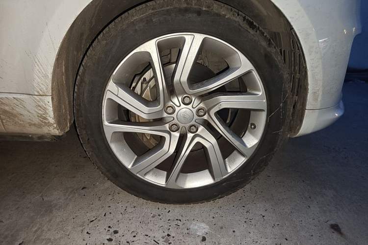Used Land Rover Range Sport 2018 3.0 SC V6 HSE DYNAMIC Right Front Wheel Hub
