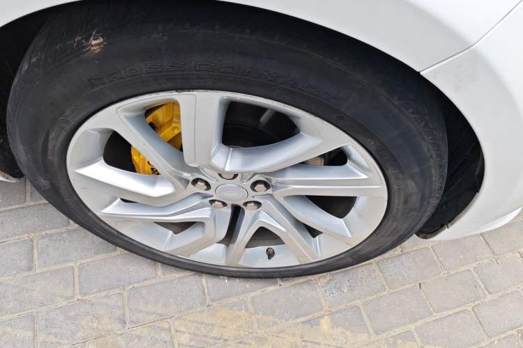 Used Land Rover Range Sport 2018 3.0 SC V6 HSE DYNAMIC Right Front Wheel Hub