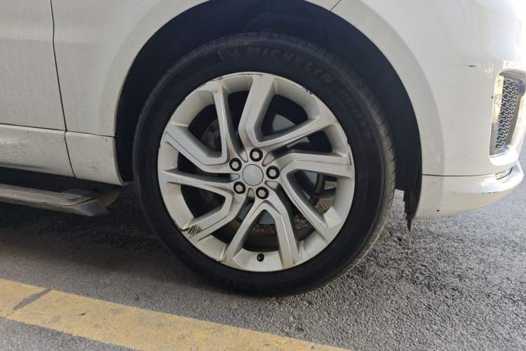 Used Land Rover Range Sport 2018 3.0 SC V6 HSE DYNAMIC Right Front Wheel Hub