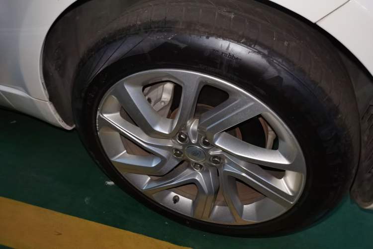 Used Land Rover Range Sport 2018 3.0 SC V6 HSE DYNAMIC Right Front Wheel Hub
