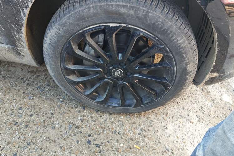 Used Land Rover Range Sport 2018 3.0 SC V6 HSE DYNAMIC Right Front Wheel Hub