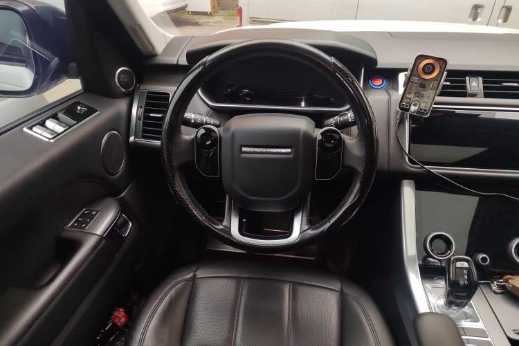Used Land Rover Range Sport 2018 3.0 V6 HSE DYNAMIC Steering Wheel