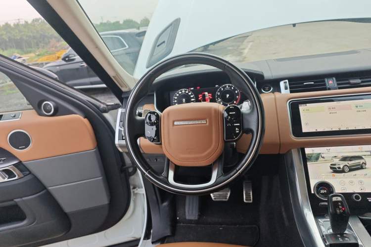 Used Land Rover Range Sport 2018 3.0 SC V6 HSE DYNAMIC Steering Wheel