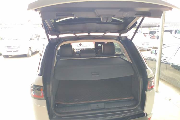 Used Land Rover Range Sport 2018 3.0 SC V6 HSE DYNAMIC Trunk