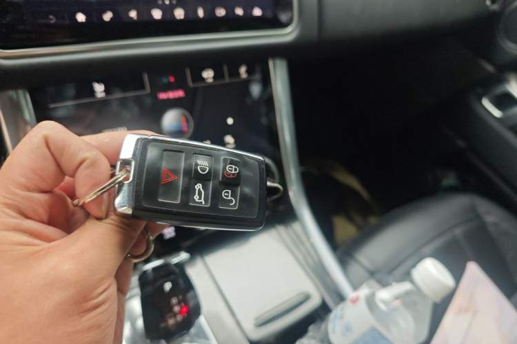 Used Land Rover Range Sport 2018 3.0 V6 HSE DYNAMIC Vehicle Key