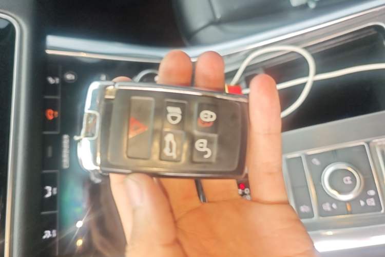 Used Land Rover Range Sport 2018 3.0 SC V6 HSE DYNAMIC Vehicle Key