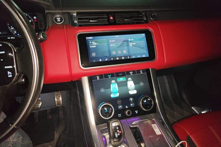 Used Land Rover Range Sport 2019 3.0 L6 HSE DYNAMIC Audio And AC Panel