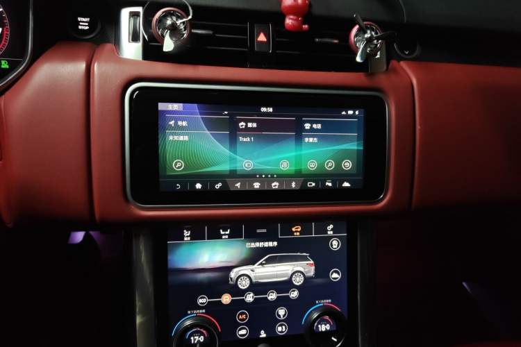 Used Land Rover Range Sport 2019 3.0 L6 HSE DYNAMIC Audio And AC Panel