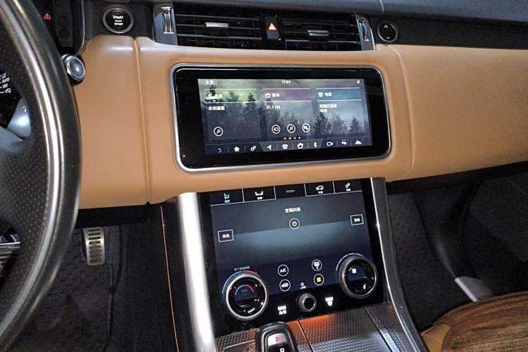 Used Land Rover Range Sport 2019 3.0 L6 HSE DYNAMIC Audio And AC Panel