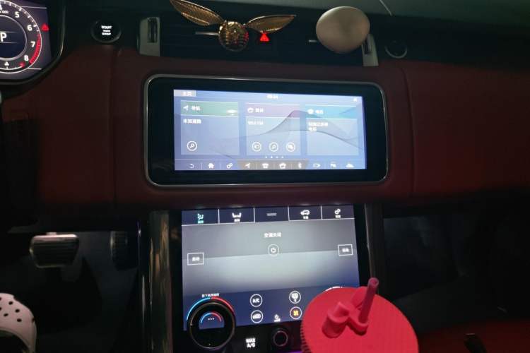 Used Land Rover Range Sport 2019 3.0 L6 HSE DYNAMIC Audio And AC Panel