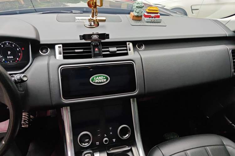 Used Land Rover Range Sport 2019 3.0 SC V6 Special Edition Audio And AC Panel