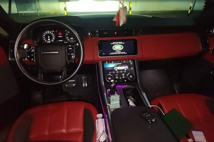 Used Land Rover Range Sport 2019 3.0 L6 HSE DYNAMIC Center Console