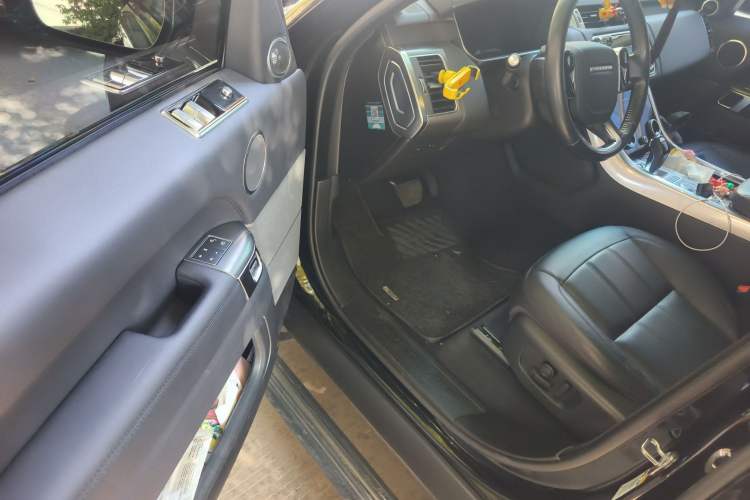 Used Land Rover Range Sport 2019 3.0 SC V6 Special Edition Driver Seat