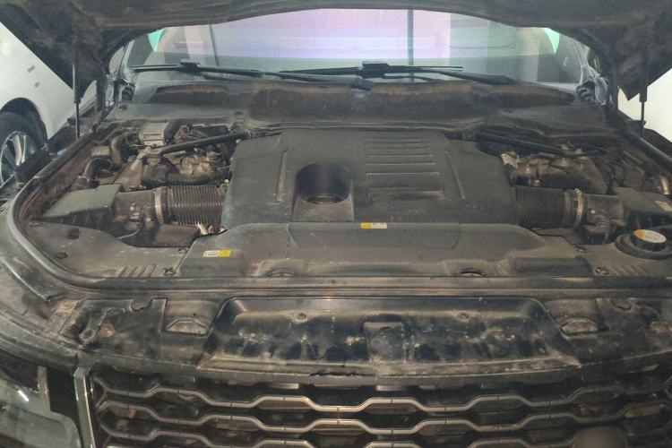 Used Land Rover Range Sport 2019 3.0 L6 HSE DYNAMIC Engine Bay