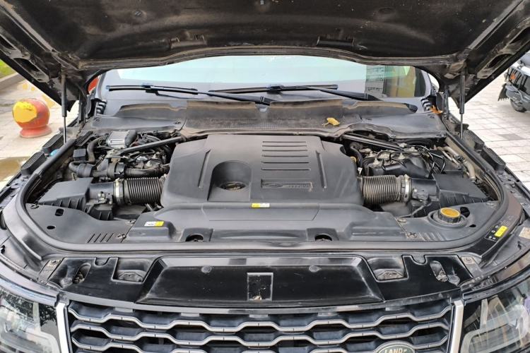Used Land Rover Range Sport 2019 3.0 L6 SE Engine Bay