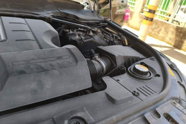 Used Land Rover Range Sport 2019 3.0 SC V6 Special Edition Engine Bay Left
