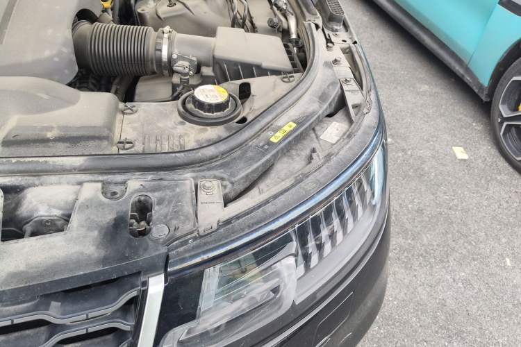 Used Land Rover Range Sport 2019 3.0 L6 SE Engine Bay Left