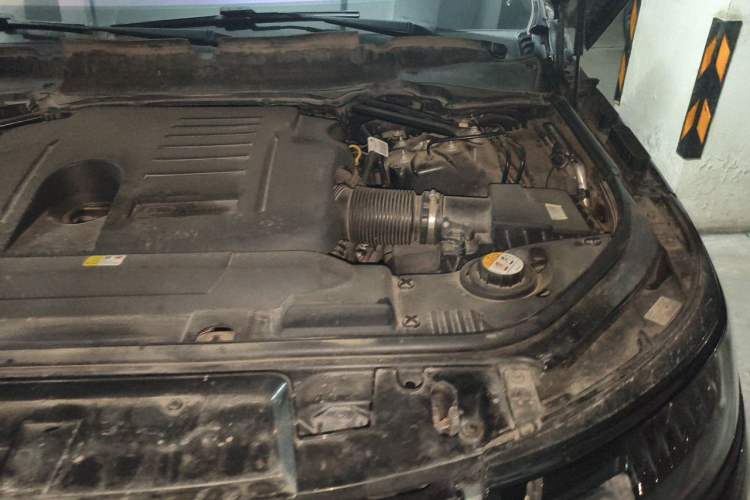 Used Land Rover Range Sport 2019 3.0 L6 HSE DYNAMIC Engine Bay Left