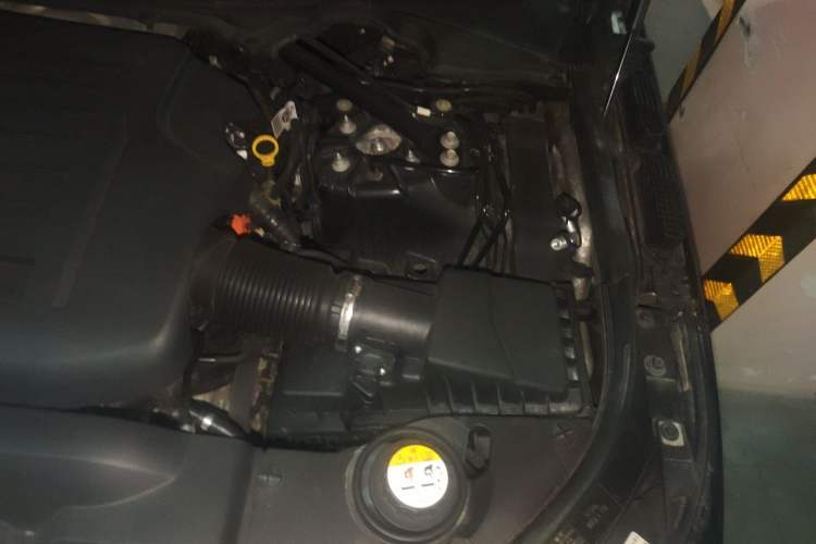 Used Land Rover Range Sport 2019 3.0 L6 HSE DYNAMIC Engine Bay Left