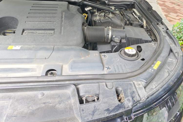 Used Land Rover Range Sport 2019 3.0 L6 HSE DYNAMIC Engine Bay Left