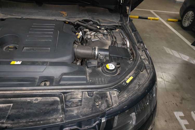 Used Land Rover Range Sport 2019 3.0 L6 HSE DYNAMIC Engine Bay Left