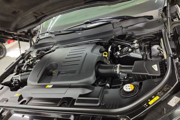 Used Land Rover Range Sport 2019 3.0 L6 HSE DYNAMIC Engine Bay