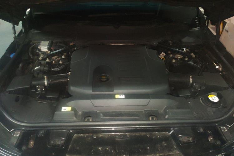 Used Land Rover Range Sport 2019 3.0 L6 HSE DYNAMIC Engine Bay
