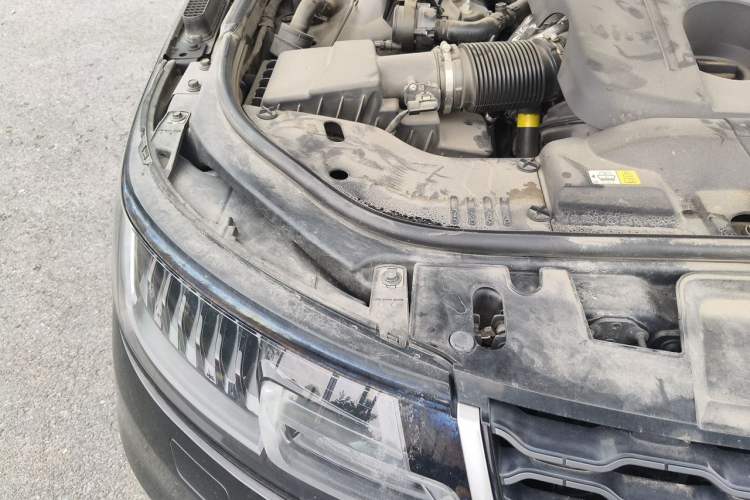 Used Land Rover Range Sport 2019 3.0 L6 SE Engine Bay Right