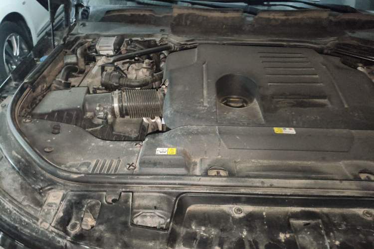 Used Land Rover Range Sport 2019 3.0 L6 HSE DYNAMIC Engine Bay Right