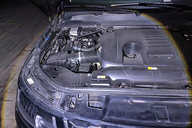 Used Land Rover Range Sport 2019 3.0 L6 HSE DYNAMIC Engine Bay Right