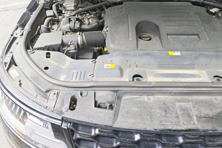 Used Land Rover Range Sport 2019 3.0 L6 HSE DYNAMIC Engine Bay Right
