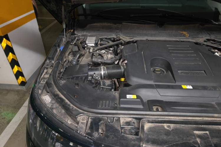 Used Land Rover Range Sport 2019 3.0 L6 HSE DYNAMIC Engine Bay Right