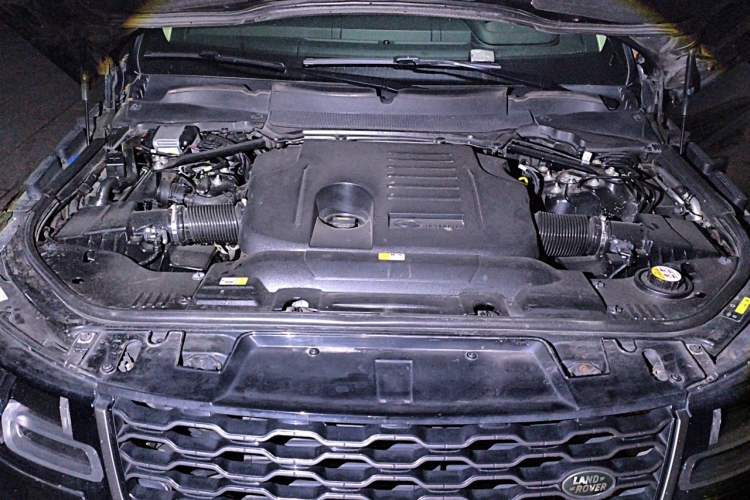 Used Land Rover Range Sport 2019 3.0 L6 HSE DYNAMIC Engine Bay