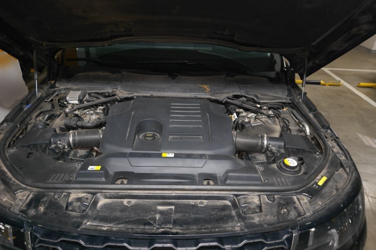 Used Land Rover Range Sport 2019 3.0 L6 HSE DYNAMIC Engine Bay