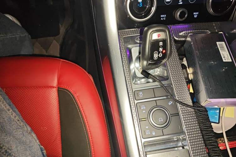 Used Land Rover Range Sport 2019 3.0 L6 HSE DYNAMIC Gear Lever