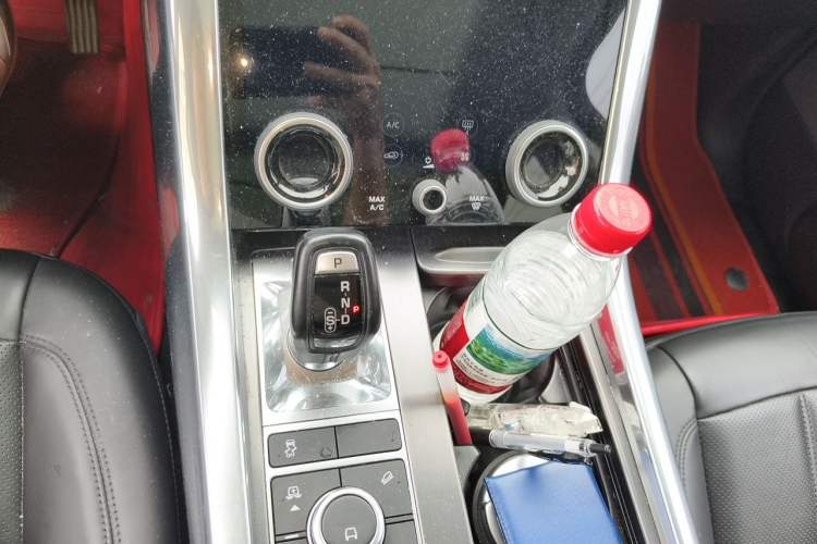 Used Land Rover Range Sport 2019 3.0 L6 SE Gear Lever