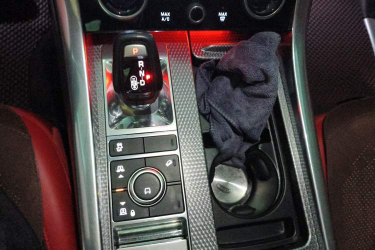 Used Land Rover Range Sport 2019 3.0 L6 HSE DYNAMIC Gear Lever