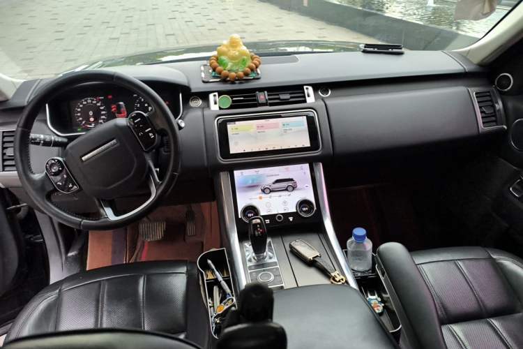 Used Land Rover Range Sport 2019 3.0 L6 SE Gear Lever