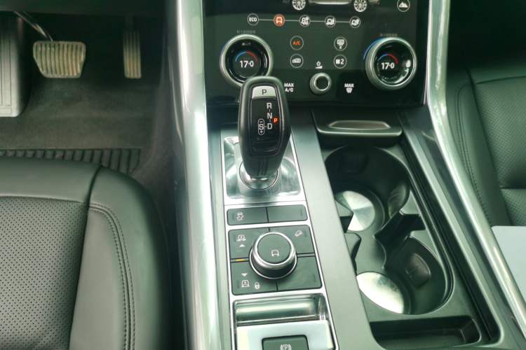 Used Land Rover Range Sport 2019 3.0 SC V6 Special Edition Gear Lever
