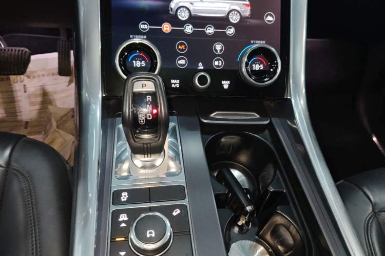 Used Land Rover Range Sport 2019 3.0 SC V6 Special Edition Gear Lever