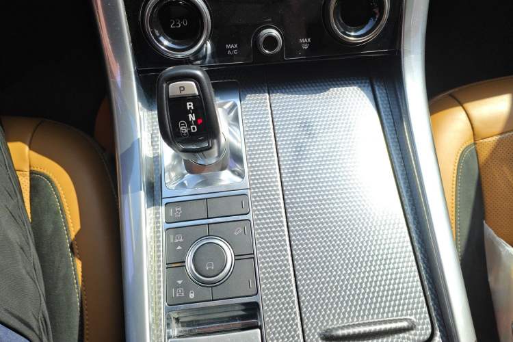 Used Land Rover Range Sport 2019 3.0 SC V6 HSE DYNAMIC Gear Lever