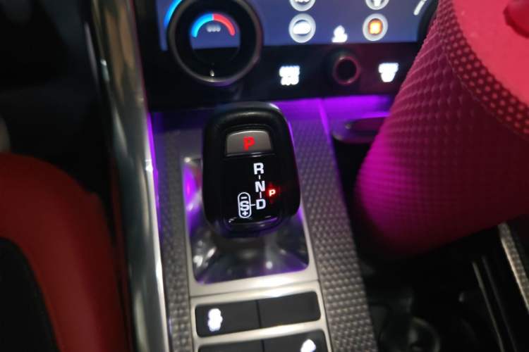 Used Land Rover Range Sport 2019 3.0 L6 HSE DYNAMIC Gear Lever