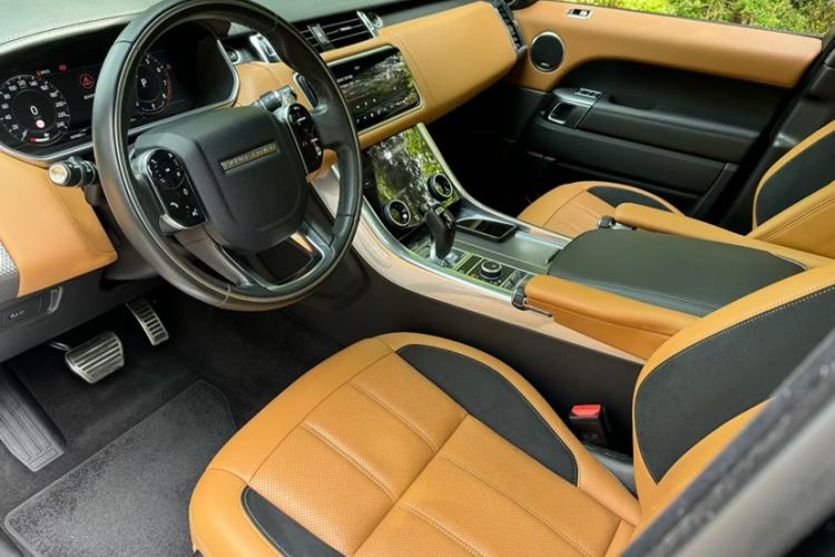 Used Land Rover Range Sport 2019 3.0 L6 HSE DYNAMIC Interior 2