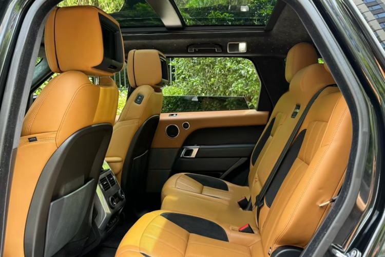 Used Land Rover Range Sport 2019 3.0 L6 HSE DYNAMIC Interior 3