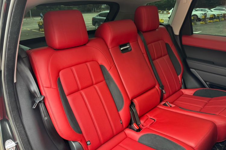 Used Land Rover Range Sport 2019 3.0 L6 HSE DYNAMIC Interior 8