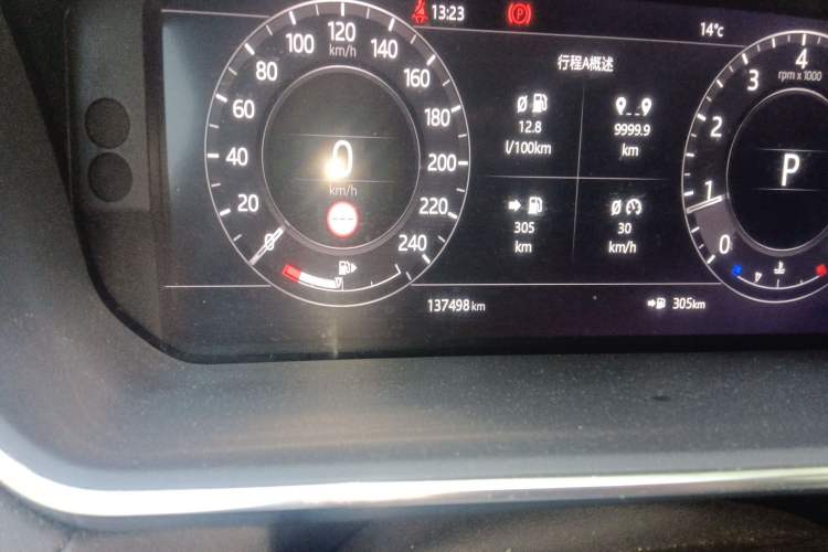 Used Land Rover Range Sport 2019 3.0 L6 HSE DYNAMIC Odometer Close Up