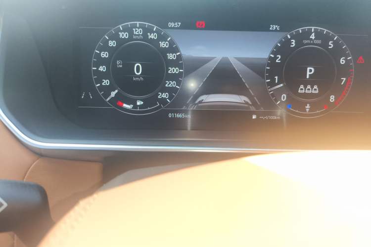 Used Land Rover Range Sport 2019 3.0 SC V6 HSE DYNAMIC Odometer Close Up