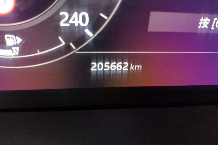 Used Land Rover Range Sport 2019 3.0 L6 SE Odometer Close Up