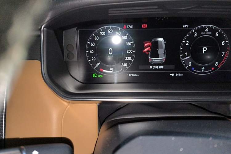 Used Land Rover Range Sport 2019 3.0 L6 HSE DYNAMIC Odometer Close Up