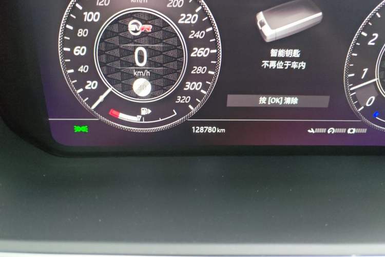 Used Land Rover Range Sport 2019 3.0 L6 HSE DYNAMIC Odometer Close Up